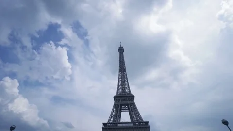 4K Paris Eiffel Tower and dramatic sky Video stock 69194232