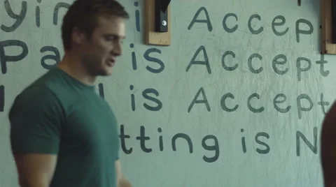 4k Personal Trainer working with client Stock Footage 55015761