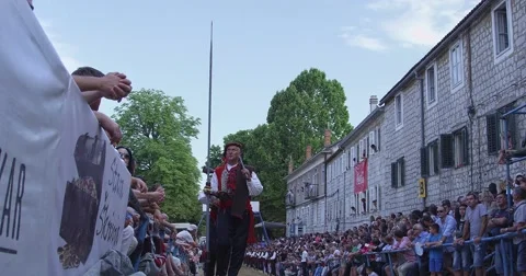 4K Pikeman on the Alka racecourse Stock Footage 45975897