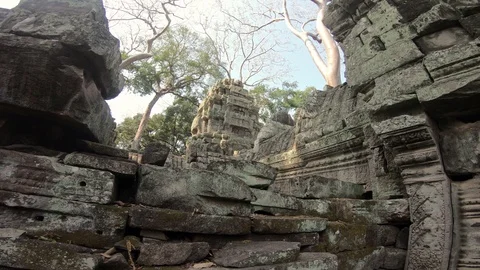 4K, Pile of rubble blocks of Ta Phrom temple. Architectural of Angkor Thom.-Dan Vidéo 119059948