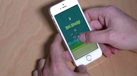 4K Playing Flappy Bird on an iPhone 5S 3986