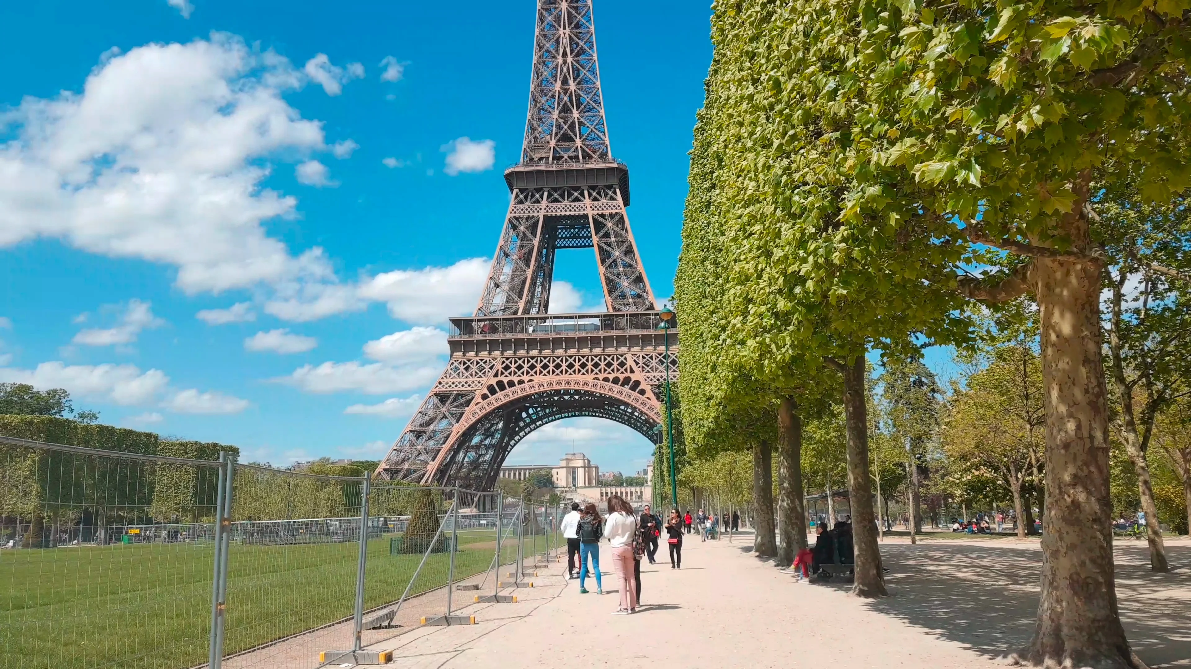Paris, France - 4K Virtual Walk - Champs-Élysées. From La Place de