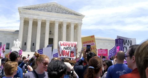 4k Pro Choice Rally outside Supreme Court to Keep Abortion Legal Vidéo 108409612