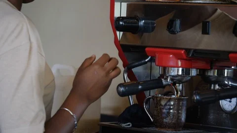 4k the process of making espresso preparing cups of coffee in a busy coffee Видео 111327972