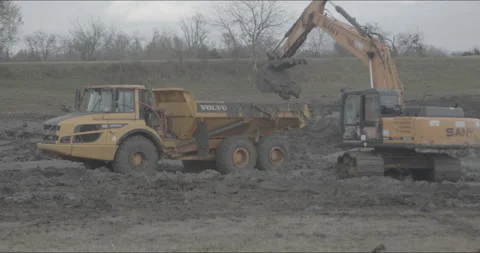 4K ProRes 59.94 fps Log Excavator, Construction Site, Dirt Work, Log Footage Stock Footage 151557425