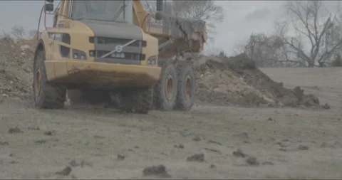 4K ProRes 59.94 fps Log Excavator, Construction Site, Dirt Work, Log Footage Stock Footage 151557448