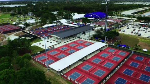 4k Push in Shot of Pickleball Courts in Naples Florida. Stock Footage 204077393
