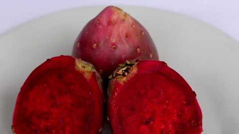 4K red prickly pear cactus fruit close up from Peru 스톡 동영상 348116997