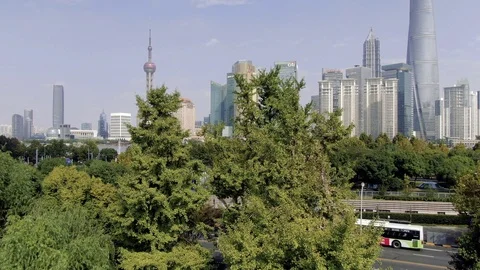 4K revealing drone view of The Bund in Shanghai, China, daylight, clear sky 動画素材 105487144