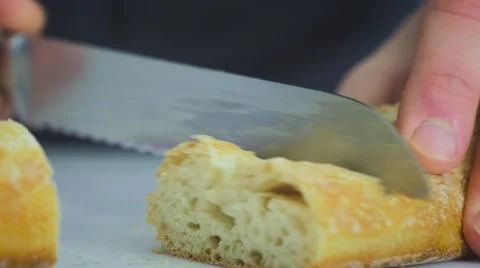 4K - REVERSE bread slicing Video stock 61545558