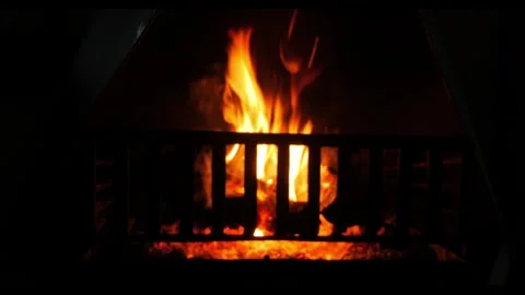 4K Roaring Fire (RAW) 스톡 동영상 288435570