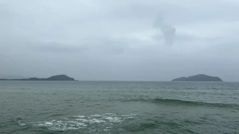 4K Scenic Ocean Waves with Two Tropical Islands in Hainan 库存影片 331896844