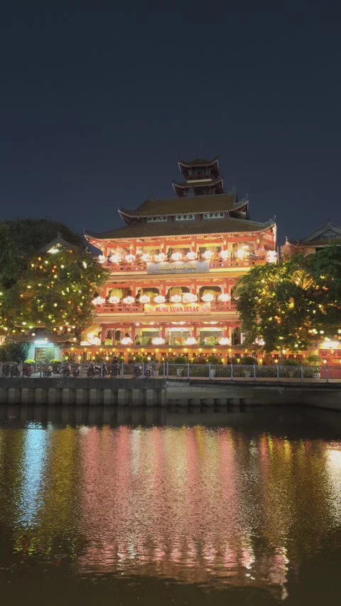 4K Serene Buddhist Temple, Phap Hoa Pagoda Ho Chi Minh City 库存影片 320171151