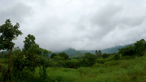 4K shot of dark clouds above the Sahyadri hills during the monsoon season Stockbeeldmateriaal 310487354