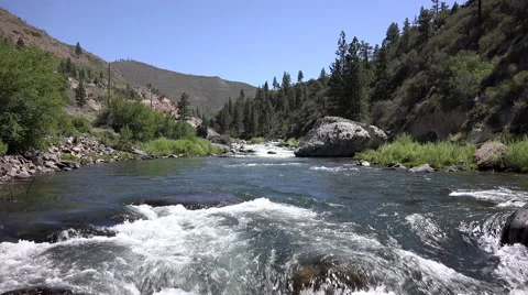 4k shot of the Truckee river looking upstream at rapids with zoom Stock Footage 42898532