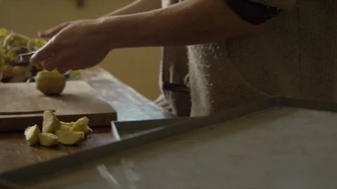 4k slicing apples Stock Footage 70993423