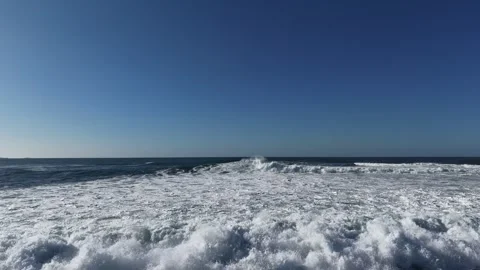 4K Slow Motion Ocean Waves with White Sea Foam Video stock 333705070