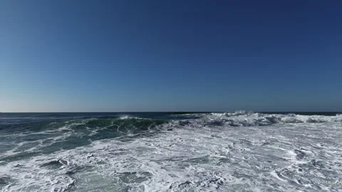 4K Slow Motion Ocean Waves with White Sea Foam Stock-Footage 333705170