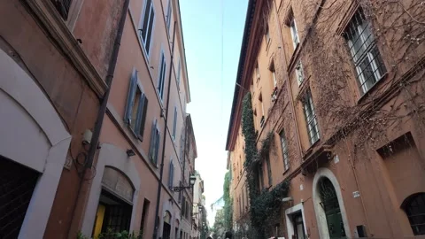 4K Slow Motion Perspective Of Via Margutta Rome Walk 库存影片 332275001