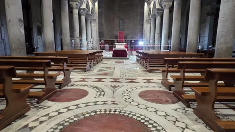4K Slow Motion Perspective Of Medieval Mosaic Floor Viterbo Cathedral 库存影片 332871140