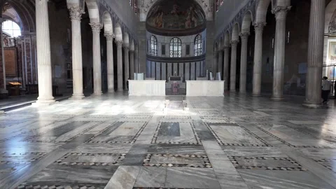 4K Slow Motion Perspective View Of Ancient Altar Santa Sabina Rome Vídeos de archivo 331541118