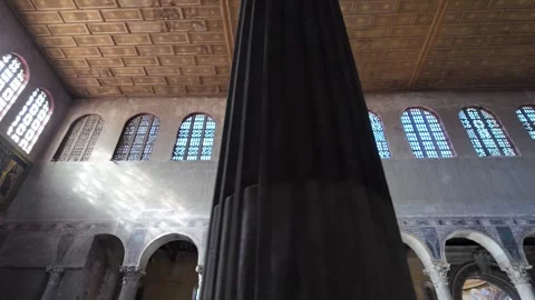 4K Slow Motion Perspective View Of Historic Interior Santa Sabina Rome 库存影片 331541168