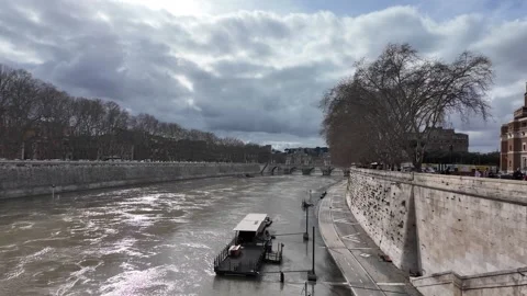 4K Slow Motion Perspective View Of Tiber River Rome From Above Stock-Footage 331541616