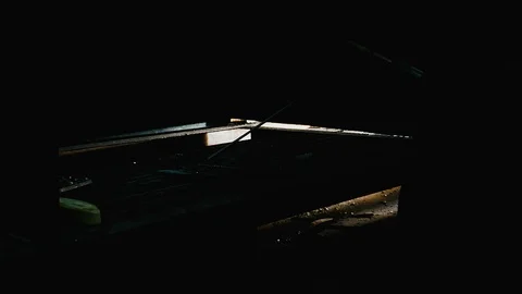 4K Slow motion shot of Stick Electrode come in contact with metal causing spark Vidéo 102572525