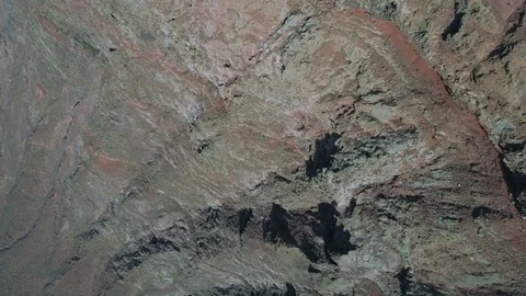 4K Slow Outer-Worldly Cinematic Aerial Drone Reveal of Mountain 库存影片 75534544