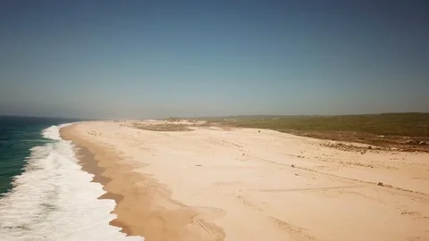 4K SLOW PAN BEACH 스톡 동영상 105838715