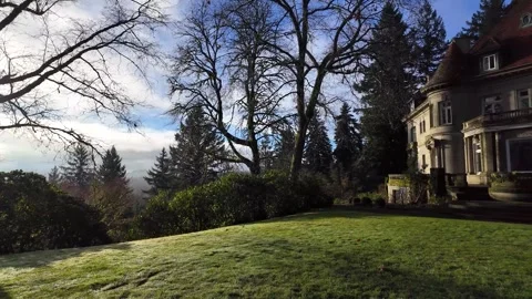 4K smooth stabilized footage of Pittock Mansion in Portland filmed early morning 스톡 동영상 325862154
