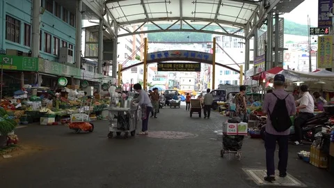 4K South Korean People At Work In Market. Sell Fresh Food In street of Busan-Dan Stock Footage
