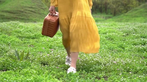 4K spring girl stepping on the spring footsteps close-up upgraded real shot Stock Footage 334099067