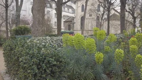 4K Square Rene Viviani Camera Pan Paris 動画素材 127889472