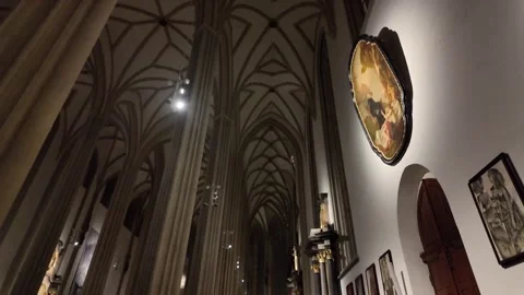 4K St. James Brno Ceiling Detail, Net Vaulting and Evening Lighting Slow Motion 库存影片 328198149