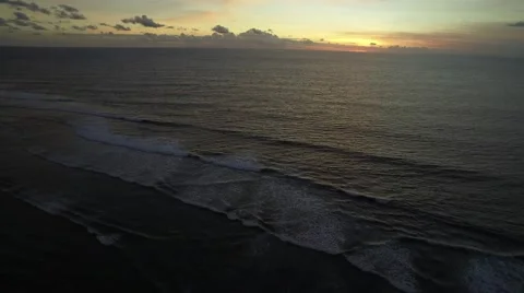4K Static Aerial Drone Shot of Waves in Uluwatu Bali Indonesia Vídeo Stock 64164316