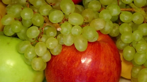 4k – Summer fruit – pears, apples, peaches, grapes Stock Footage 55648659