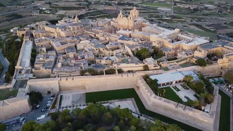 4k sunset drone - Ancient medieval fortress city of Mdina, Malta.  Old Capital 스톡 동영상 82847480