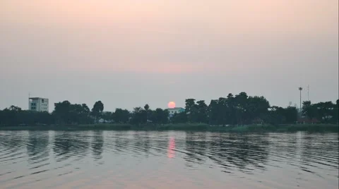 4K, sunset on the lake with tree, 動画素材 56394714