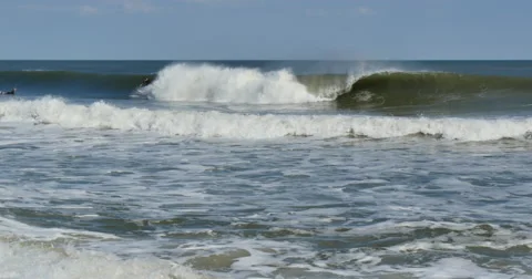 4K, Surfing, ocean, waves Stockbeeldmateriaal 46689669