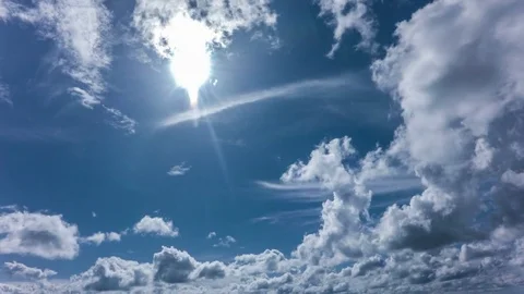 4k Taym laps daytime sky with fluffy clouds, Stock Footage 76989403