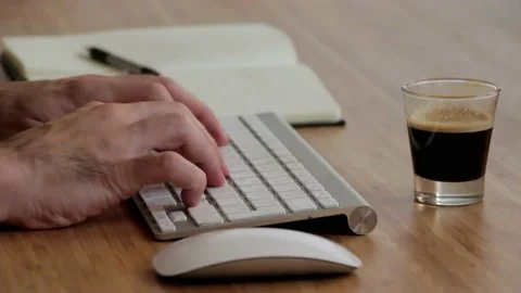 4k tech keyboard business Stockbeeldmateriaal 144928899