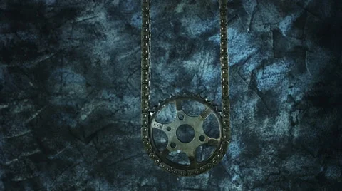4k Technical Composition of Dirty Mechanic Hands Holding Chain with Gear 스톡 동영상 66689630
