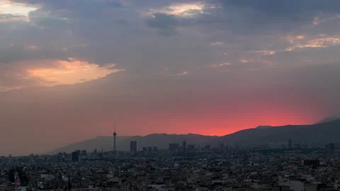 4K Tehran skyline day to night time lapse. Stock-Footage 134316611