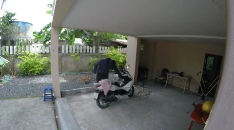 4K. Thief Want to Commit An Offence and Rob A House. 스톡 동영상 67461900