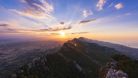 4K time-lapse Amazing sunset over the mountain Scenic view of mountain landscape 스톡 동영상 113973989