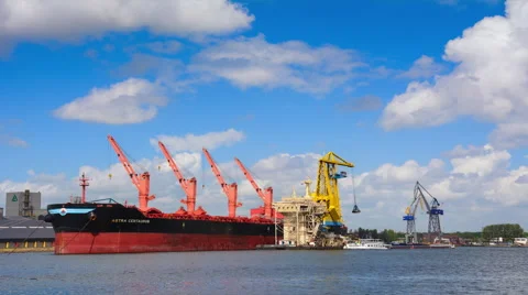 4k Time lapse Astra Centaurius discharged by crane Stock Footage 50924351
