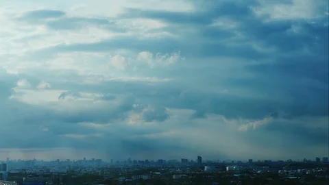 4K Time lapse beautiful fluffy storm cloudy blue sky smoothly flowing 動画素材 92102876