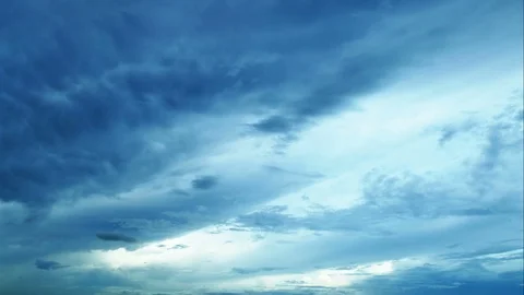 4K Time lapse beautiful fluffy storm cloudy blue sky Vídeos de archivo 92208403