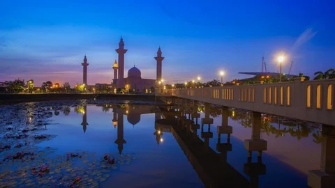 4K Time-lapse of beautiful mosque during sunrise. Stock Footage 115704733